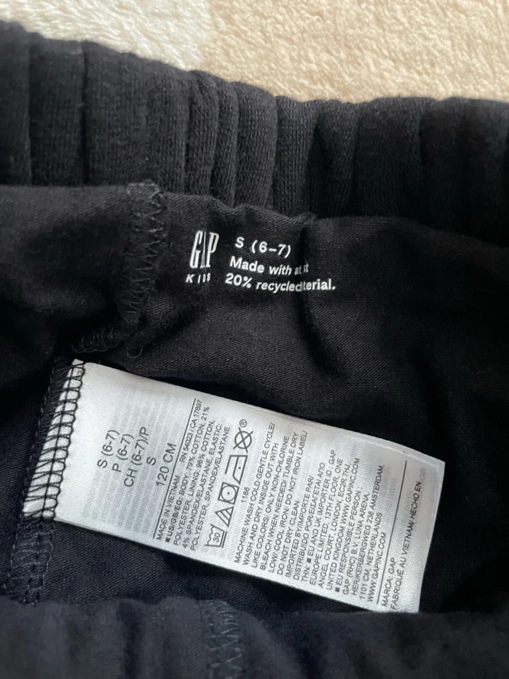 NWT GAP Kids Black Smocked Waist Skirt Size Small (6-7)